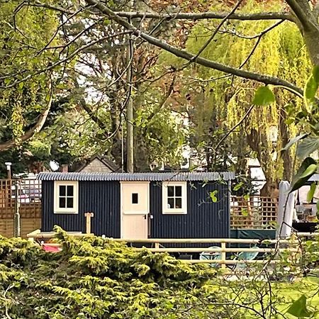 Monkspool B&B Church End Екстериор снимка