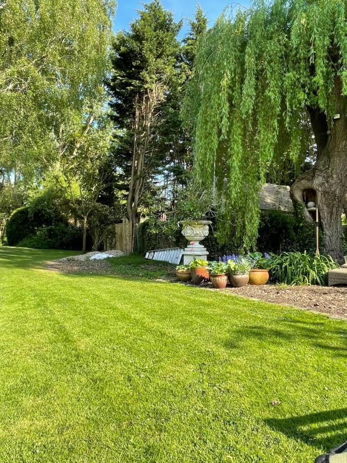 Monkspool B&B Church End Екстериор снимка