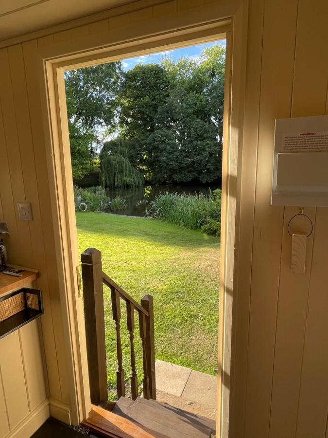Monkspool B&B Church End Екстериор снимка
