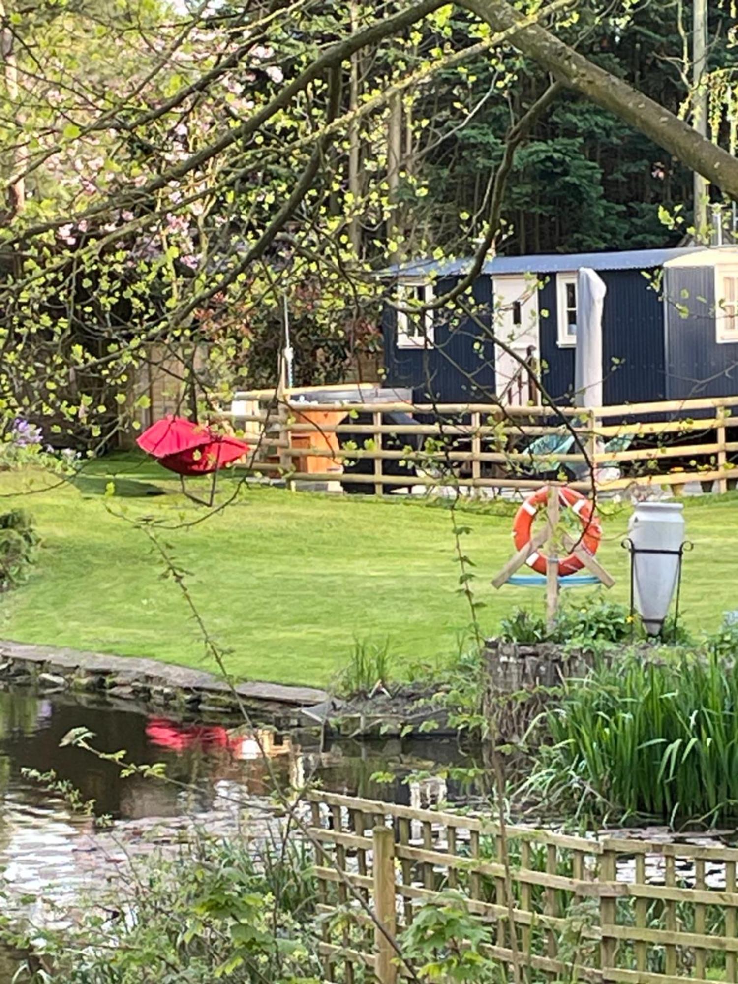 Monkspool B&B Church End Екстериор снимка