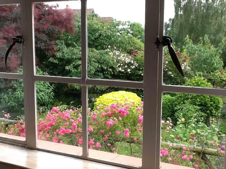 Monkspool B&B Church End Екстериор снимка